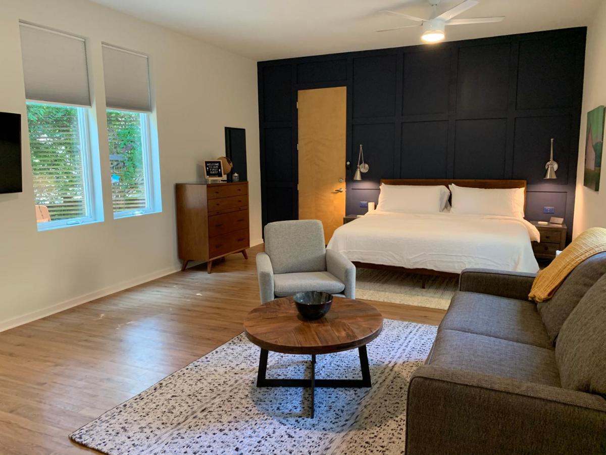 Normalbnb - 2 Blocks From Restaurants, Bars, Hospital Athens Luaran gambar